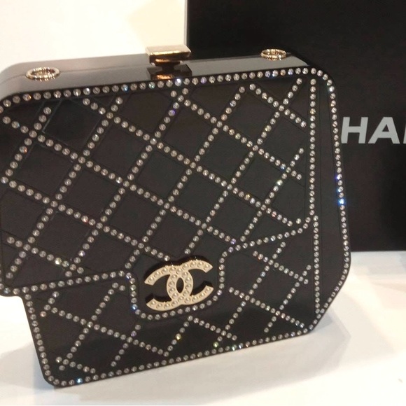 Chanel resin quilted bag - Picture 4 of 12